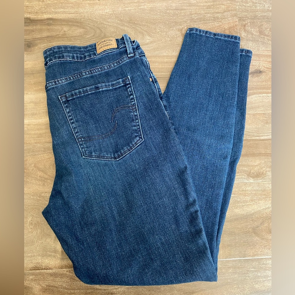 Signature by levis Strauss & co. Jeans, women 14L 32X32